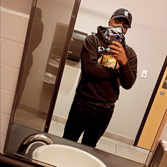 Meet your Posher, Joey - Picture 2 of 4